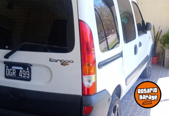 Utilitarios - Renault Kangoo 2014 GNC 203000Km - En Venta