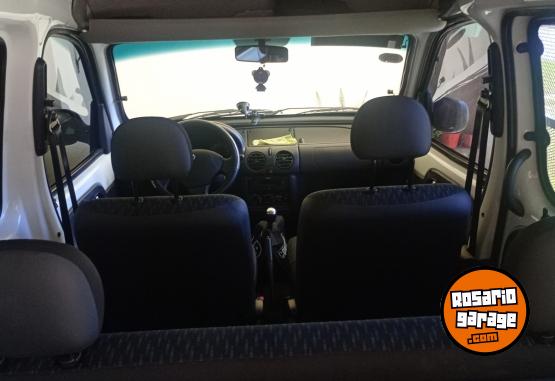 Utilitarios - Renault Kangoo 2014 GNC 203000Km - En Venta