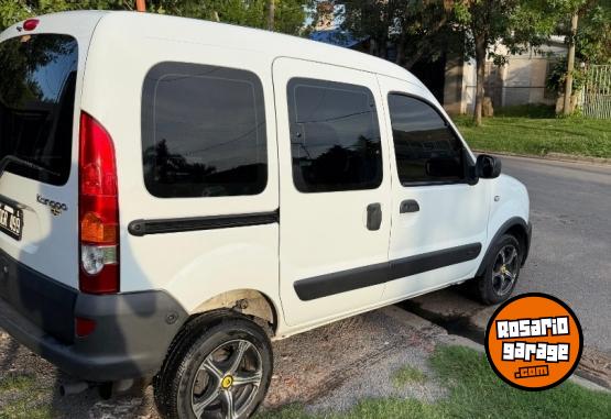 Utilitarios - Renault Kangoo 2014 GNC 203000Km - En Venta