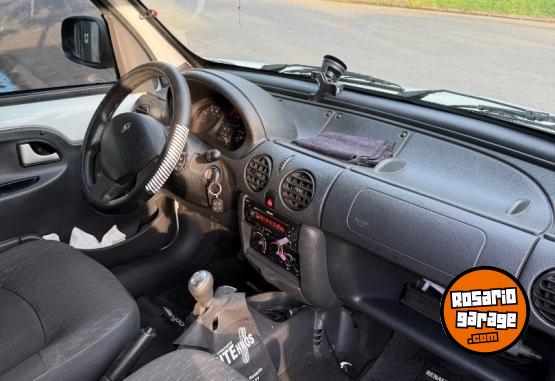 Utilitarios - Renault Kangoo 2014 GNC 203000Km - En Venta