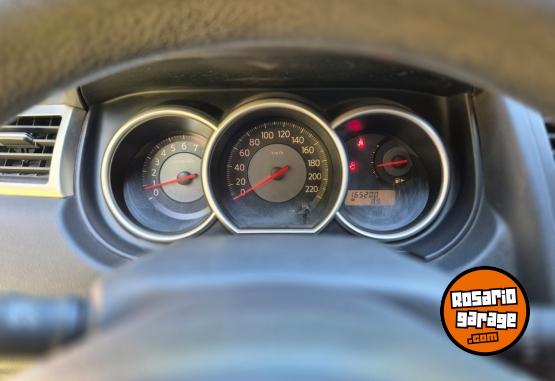 Autos - Nissan Tiida 2010 Nafta 165200Km - En Venta