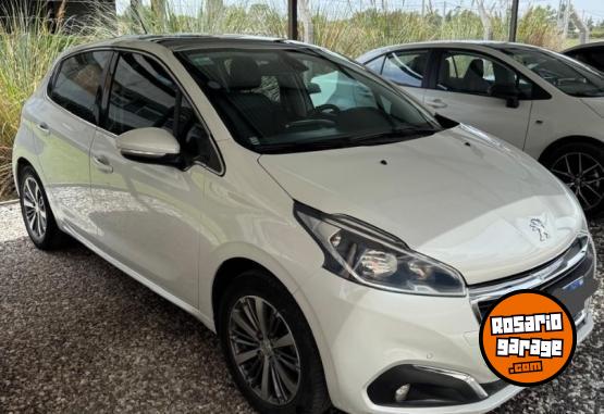 Autos - Peugeot 208 Feline 2017 Nafta 67000Km - En Venta