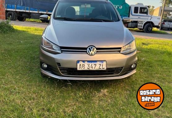 Autos - Volkswagen Suran 2017 Nafta 100000Km - En Venta