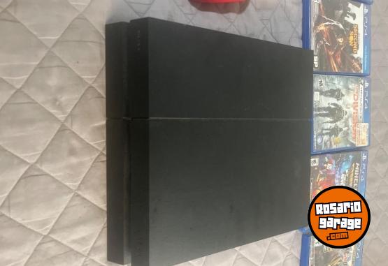 Electr�nica - VENDO PLAY 4 FAT 500 GB usada con joystick rojo incluido - En Venta