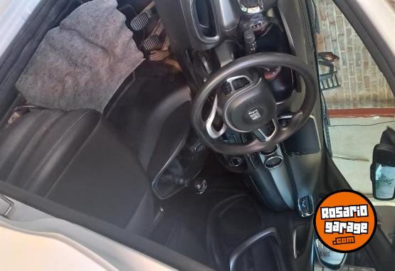 Autos - Fiat Cronos hgt 1.8 2022 Nafta 19000Km - En Venta