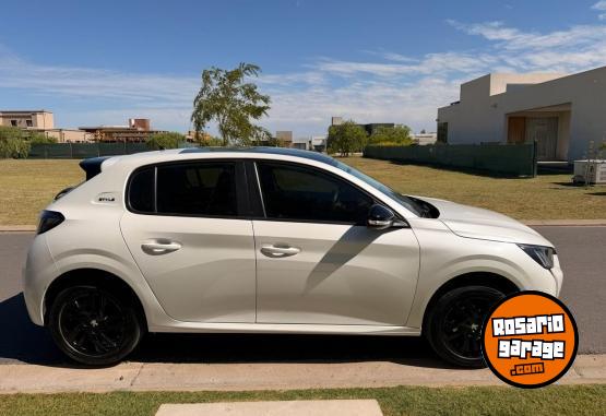 Autos - Peugeot 208 2023 Nafta 35500Km - En Venta