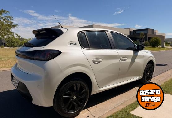 Autos - Peugeot 208 2023 Nafta 35500Km - En Venta