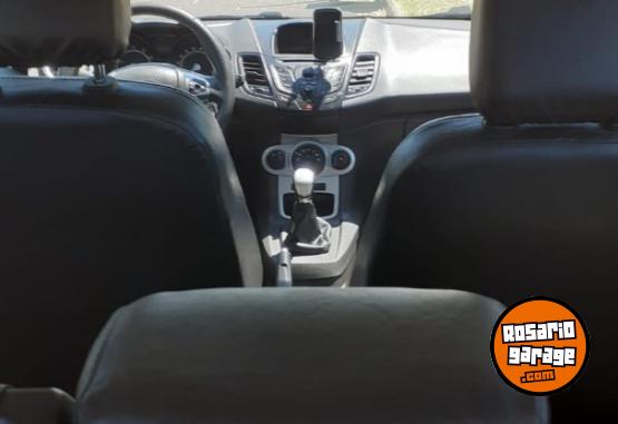 Autos - Ford Fiesta Kinetic SE 2017 Nafta 80000Km - En Venta