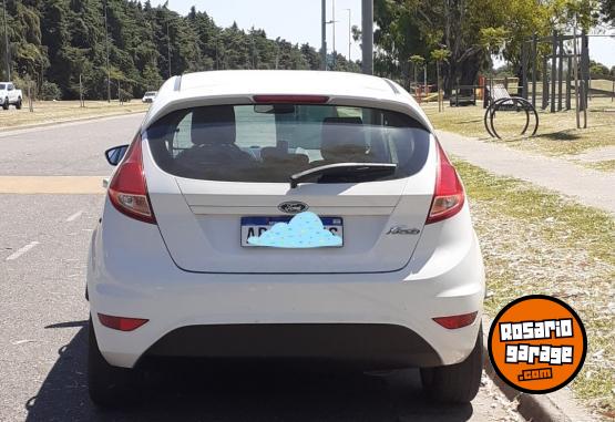 Autos - Ford Fiesta Kinetic SE 2017 Nafta 80000Km - En Venta