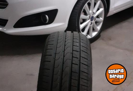 Autos - Ford Fiesta Kinetic SE 2017 Nafta 80000Km - En Venta