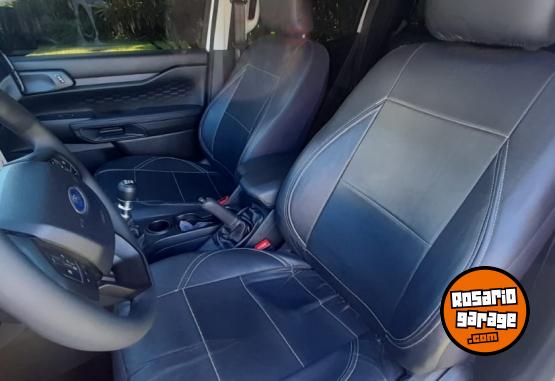 Camionetas - Ford Ranger XL 2024 Diesel 12600Km - En Venta