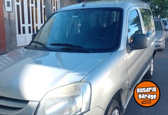 Utilitarios - Peugeot Partner Patagonica 2013 Nafta 155000Km - En Venta