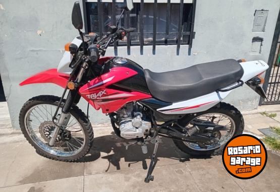 Motos - Corven Triax 150 2023 Nafta 4000Km - En Venta