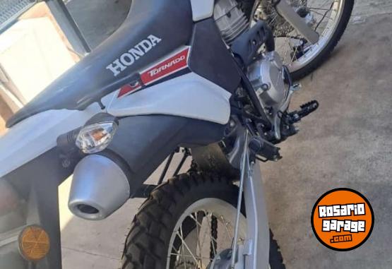 Motos - Honda 0 km tornado xr250 xr300 2023 Nafta 100Km - En Venta