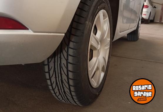 Autos - Renault Sandero 2015 Nafta 104000Km - En Venta