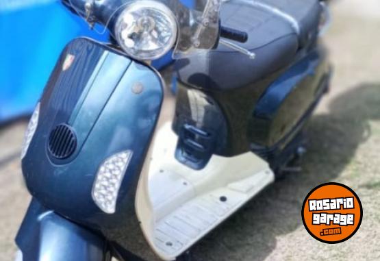 Motos - Motomel Scooter 2021 Nafta 22000Km - En Venta