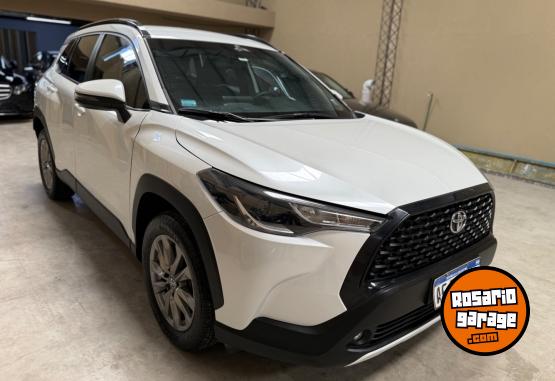 Autos - Toyota COROLLA CROSS 2022 Nafta 83900Km - En Venta