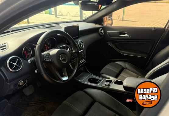 Autos - Mercedes Benz A200 Urban 2018 Nafta 104000Km - En Venta