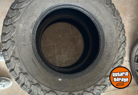 Accesorios para Autos - NEUM�TICOS BF GOODRICH ALL TERRAIN 285/70 R17 - En Venta