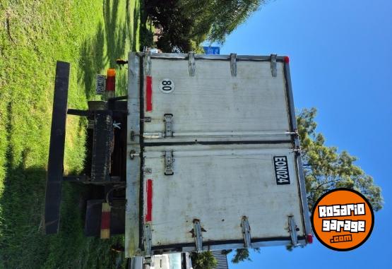 Camiones y Grúas - Vendo 1218 c/FURGON TERMICO - En Venta