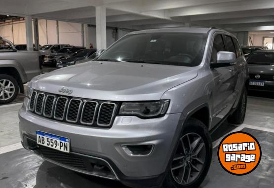 Camionetas - Jeep GRAND CHEROKEE LIMIT 2017 Nafta 117688Km - En Venta