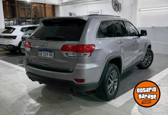 Camionetas - Jeep GRAND CHEROKEE LIMIT 2017 Nafta 117688Km - En Venta