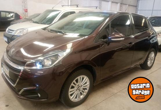 Autos - Peugeot 208 2019 Nafta 62000Km - En Venta