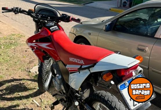 Motos - Honda Tornado 2017 Nafta 24000Km - En Venta