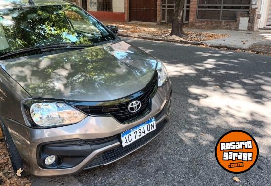 Autos - Toyota Etios L5 XL6 2018 Nafta 50000Km - En Venta