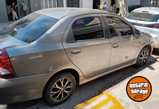 Autos - Toyota Etios L5 XL6 2018 Nafta 50000Km - En Venta