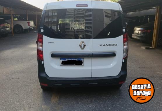 Utilitarios - Renault KANGOO EXPRESS 2022 Nafta 90000Km - En Venta