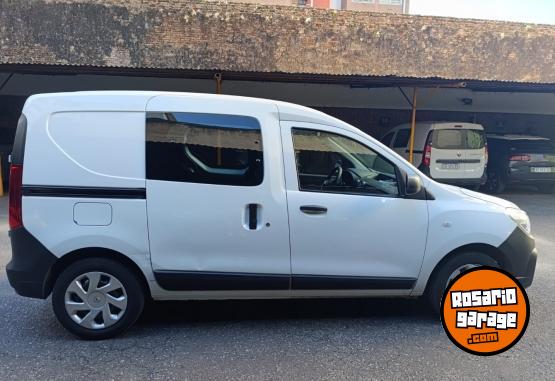 Utilitarios - Renault KANGOO EXPRESS 2022 Nafta 90000Km - En Venta