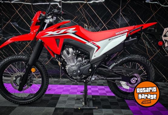 Motos - Honda Tornado xr 300 2026 Nafta 200Km - En Venta
