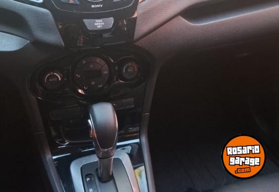 Autos - Ford FIESTA TITANIUM POWERSHIF 2017 Nafta 140000Km - En Venta