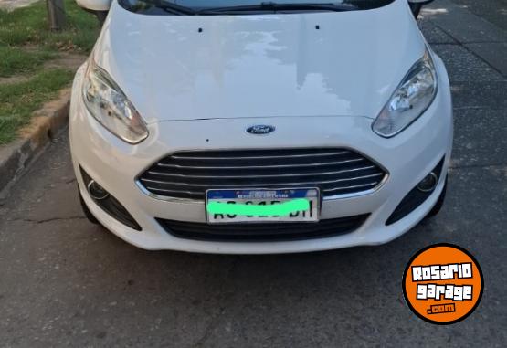 Autos - Ford FIESTA TITANIUM POWERSHIF 2017 Nafta 140000Km - En Venta