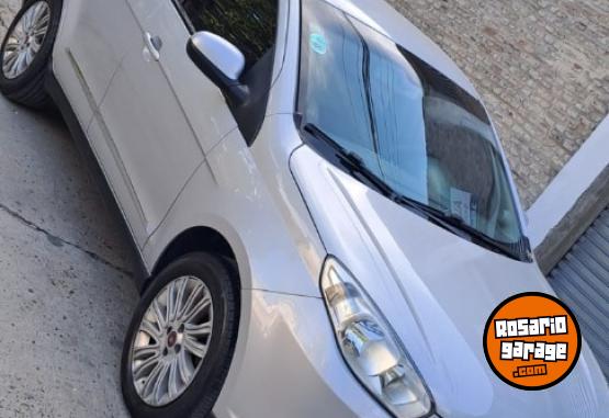 Autos - Fiat Grand siena essence 1.6 2015 GNC 107000Km - En Venta
