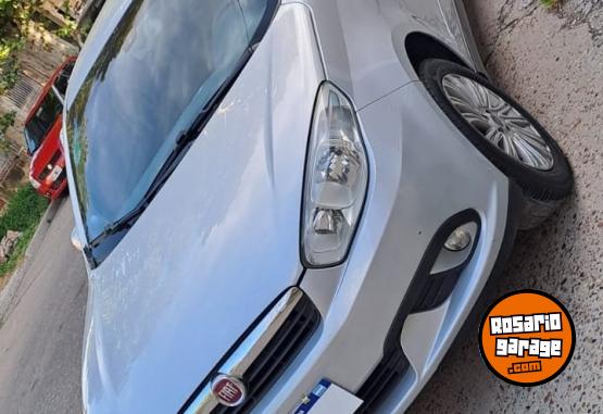 Autos - Fiat Grand siena essence 1.6 2015 GNC 107000Km - En Venta