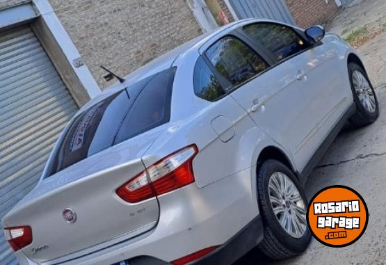 Autos - Fiat Grand siena essence 1.6 2015 GNC 107000Km - En Venta