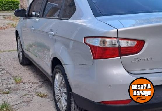 Autos - Fiat Grand siena essence 1.6 2015 GNC 107000Km - En Venta