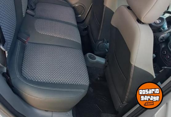 Autos - Fiat Grand siena essence 1.6 2015 GNC 107000Km - En Venta