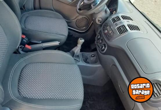 Autos - Fiat Grand siena essence 1.6 2015 GNC 107000Km - En Venta