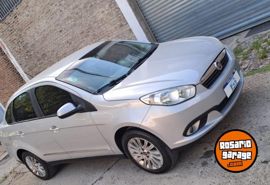 Autos - Fiat Grand siena essence 1.6 2015 GNC 107000Km - En Venta