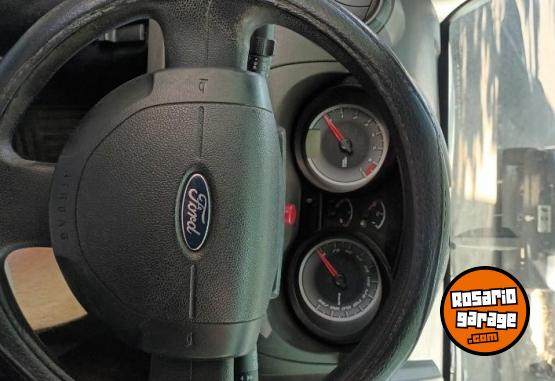 Autos - Ford Fiesta 2010 Nafta 219000Km - En Venta