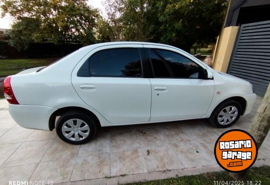 Autos - Toyota Etios Sedan XS 2016 Nafta 79000Km - En Venta