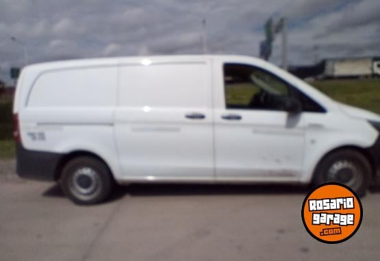 Utilitarios - Mercedes Benz Vito 2017 Diesel 478000Km - En Venta