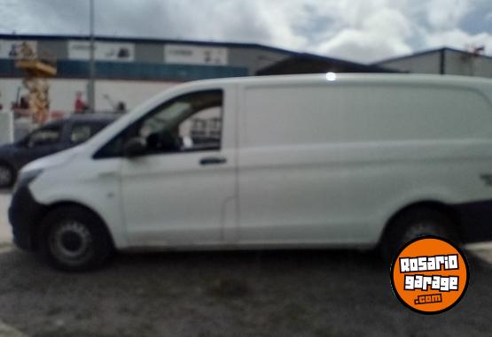 Utilitarios - Mercedes Benz Vito 2017 Diesel 478000Km - En Venta