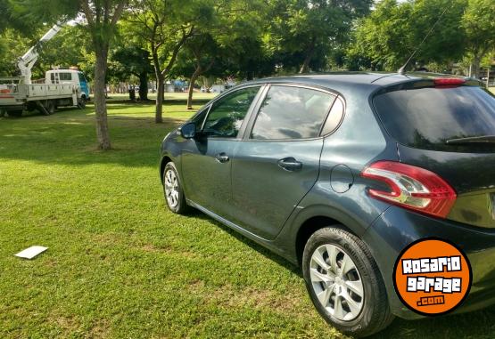 Autos - Peugeot 208 2013 Nafta 155000Km - En Venta