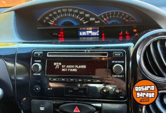 Autos - Toyota Etios XLS 5 Ptas 2014 Nafta 97000Km - En Venta