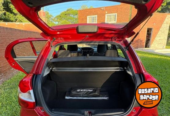 Autos - Toyota Etios XLS 5 Ptas 2014 Nafta 97000Km - En Venta