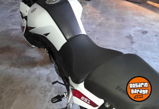 Motos - Benelli TRK 2024 Nafta 2000Km - En Venta